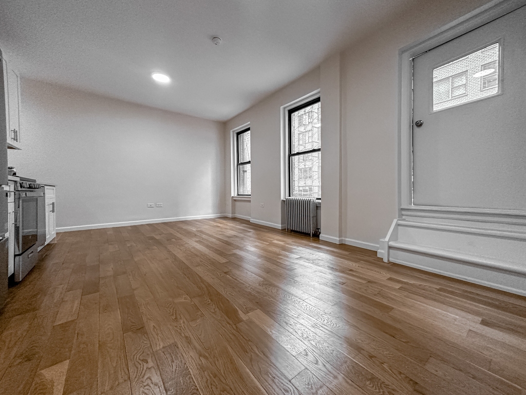 54 West 56th Street - Photo 4