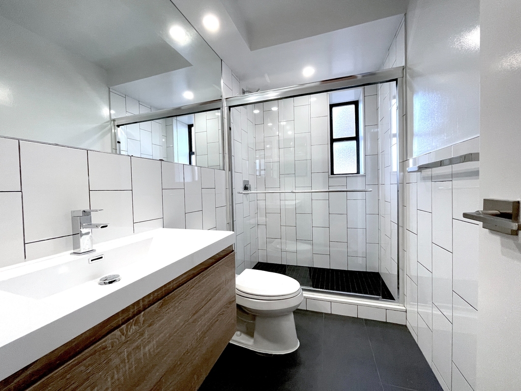 315 West 57th Street - Photo 5