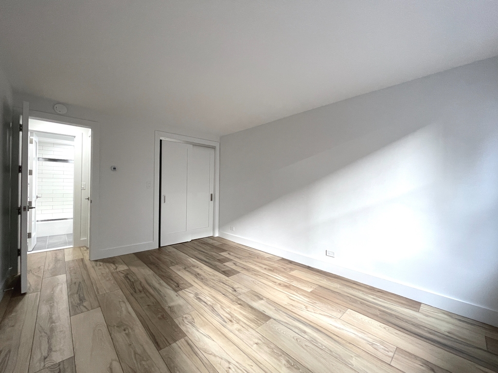 315 West 57th Street - Photo 8