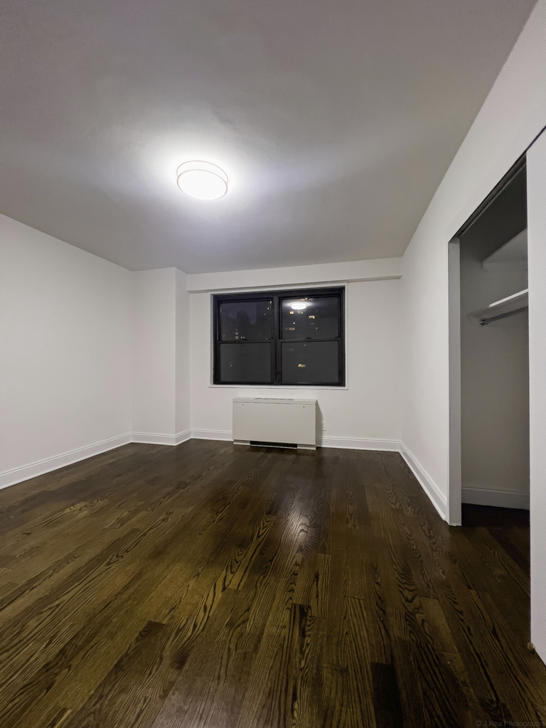 401 East 88th Street - Photo 2