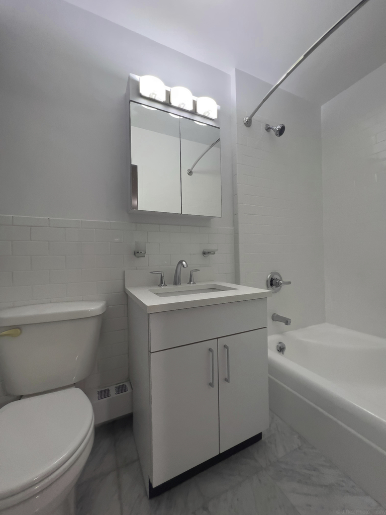 401 East 88th Street - Photo 5