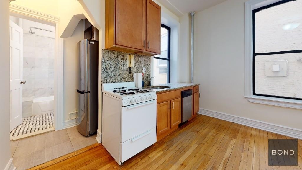 324 West 84th Street - Photo 4