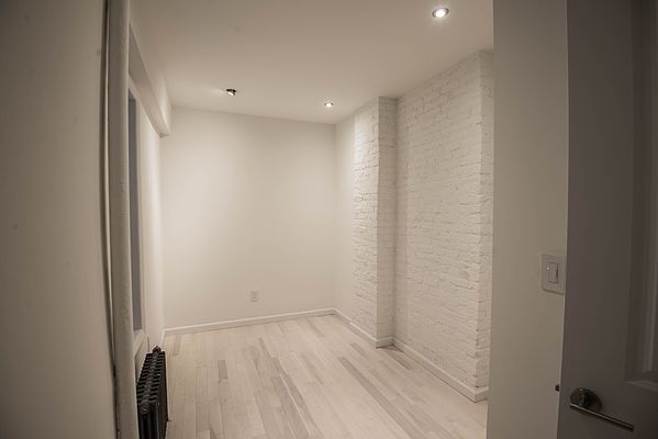 620 East 6th Street - Photo 1