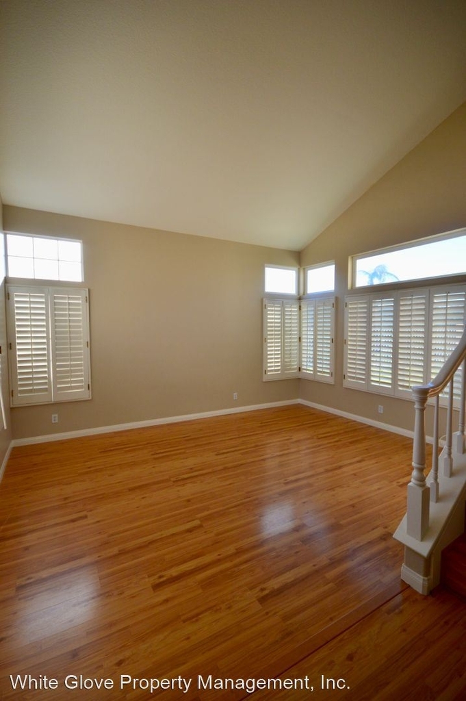 8640 E Windsong Drive - Photo 2