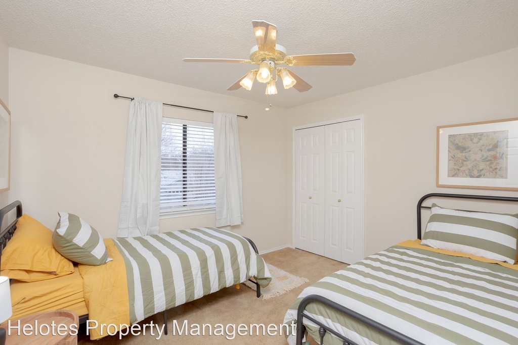 13718 Pebble Point Dr. - Photo 27