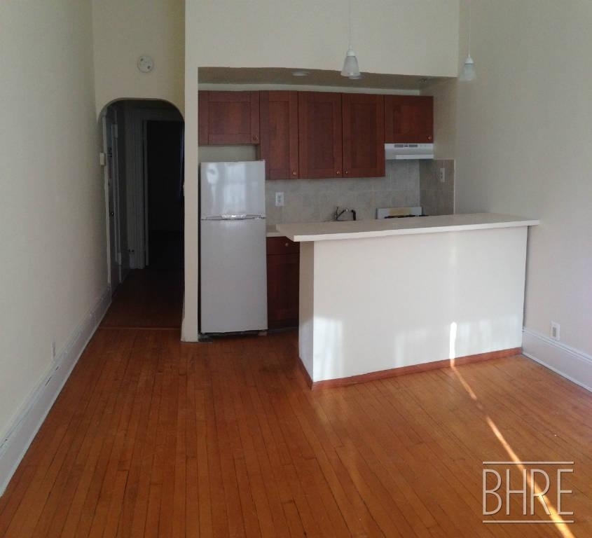 147 Montague St. - Photo 1