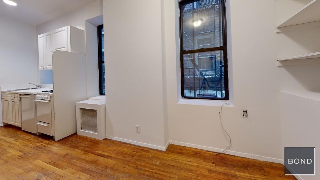 425 East 65 Street - Photo 2