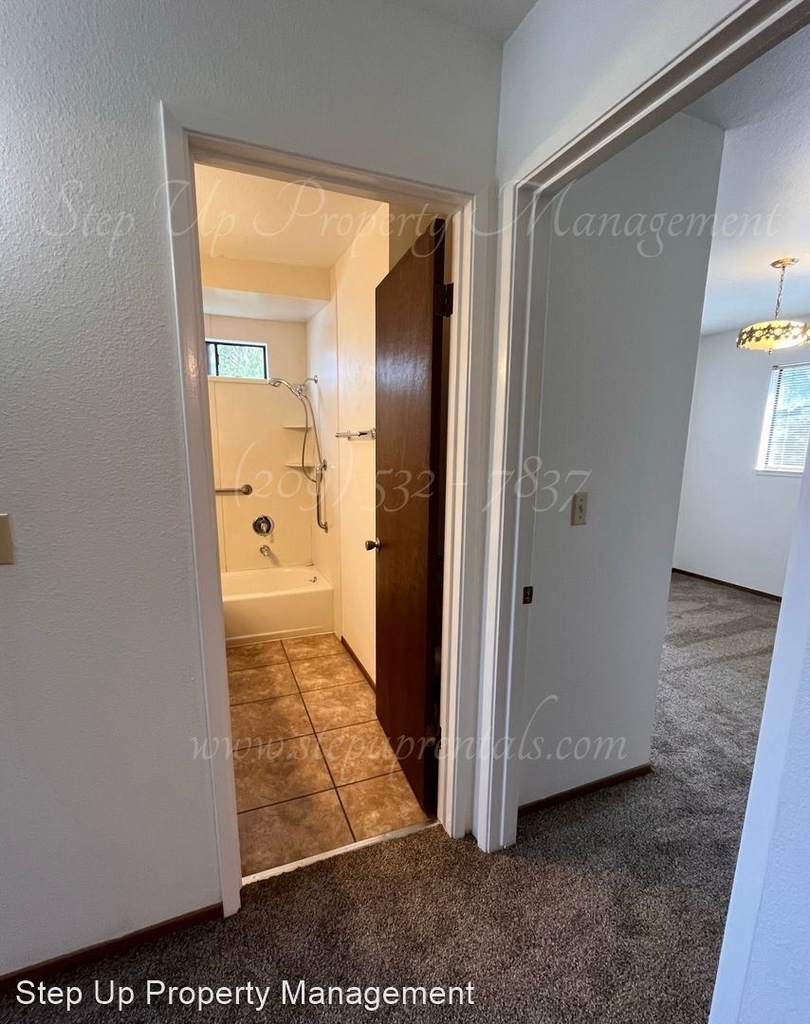 222 Barretta Street - Photo 17