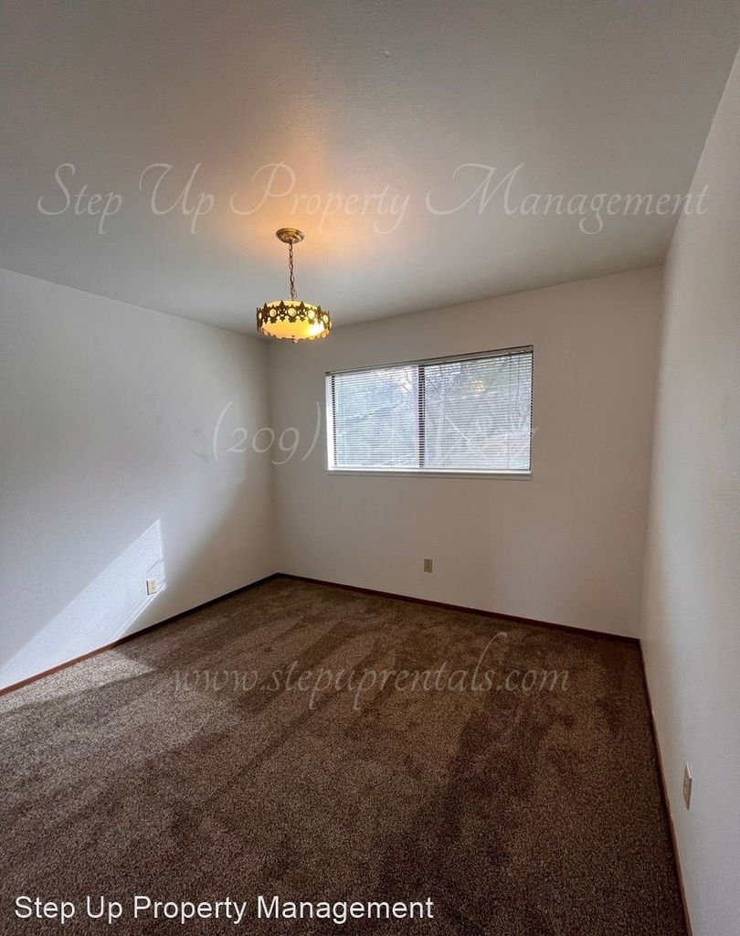 222 Barretta Street - Photo 19