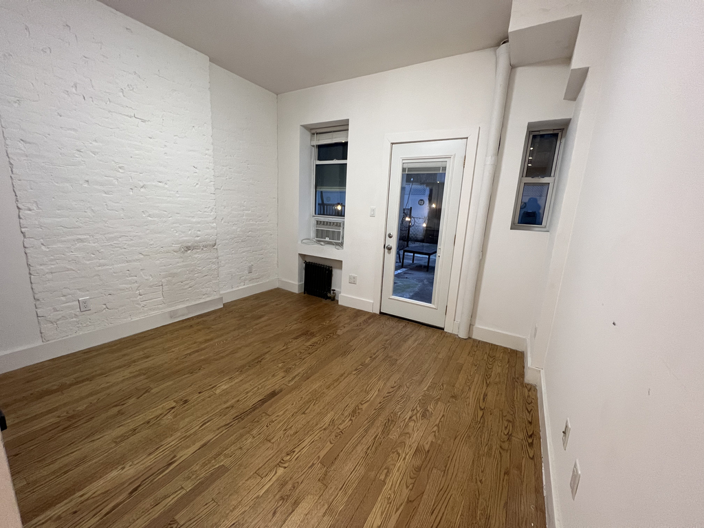 242 West 10th Street - Photo 2