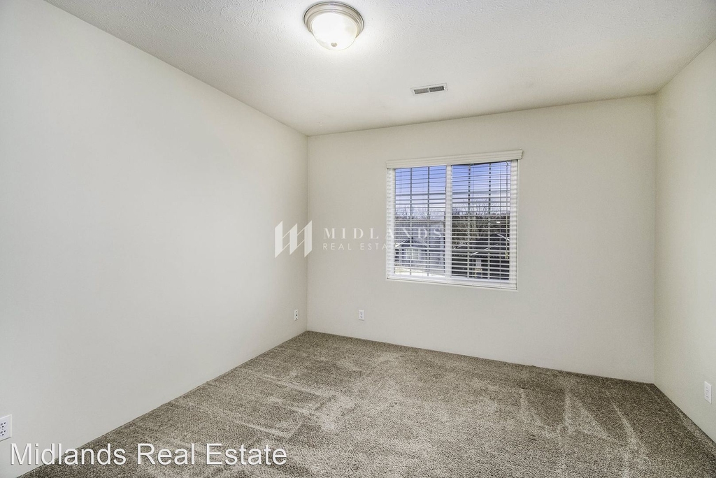 2106 S 197th St - Photo 10