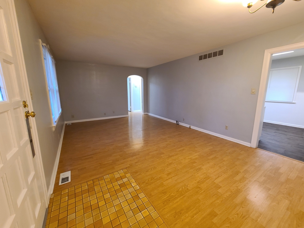 1803 Ellen Drive - Photo 2