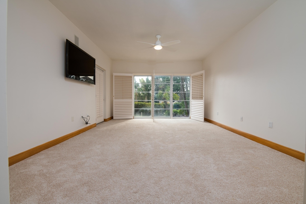 1228 Hillsboro Mile - Photo 17