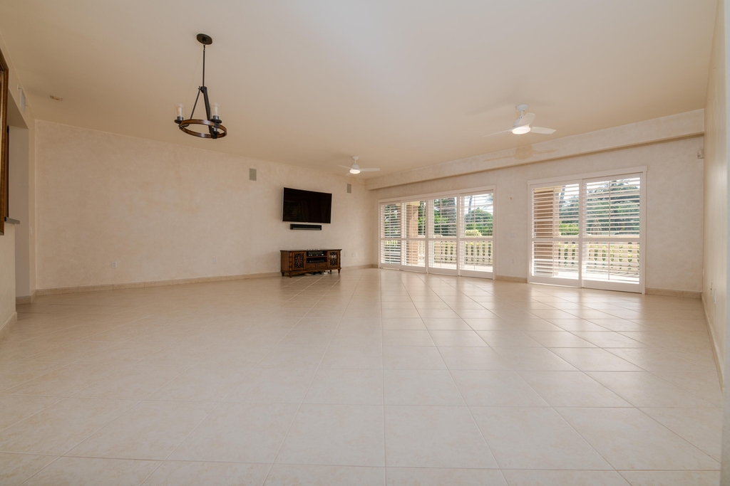 1228 Hillsboro Mile - Photo 11