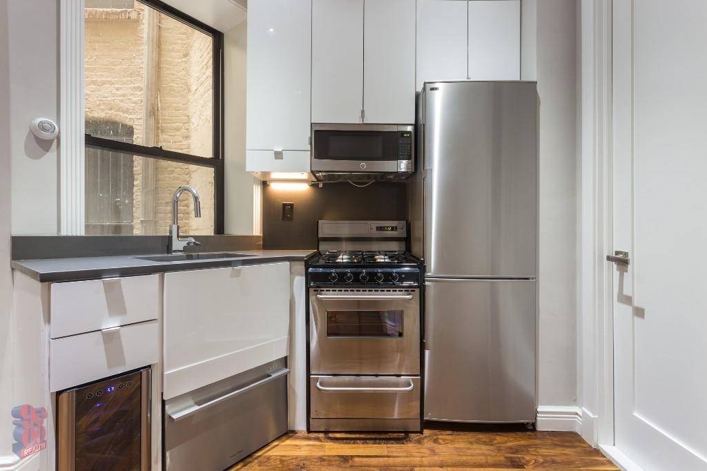 15 West 103rd Street - Photo 1