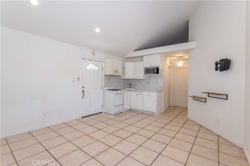 10410 Amigo Avenue - Photo 2