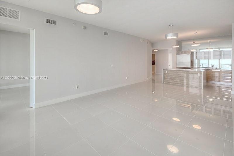 2020 N Bayshore Dr - Photo 5