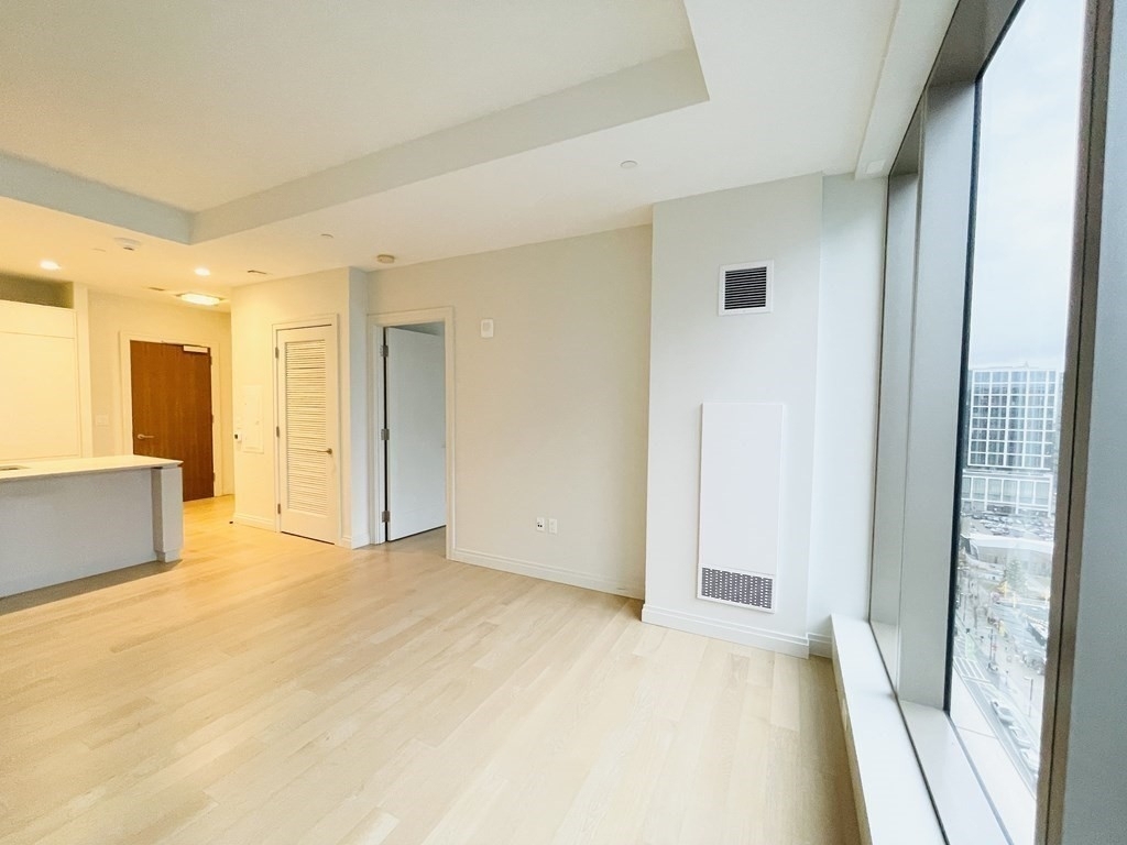 133 Seaport Blvd - Photo 2