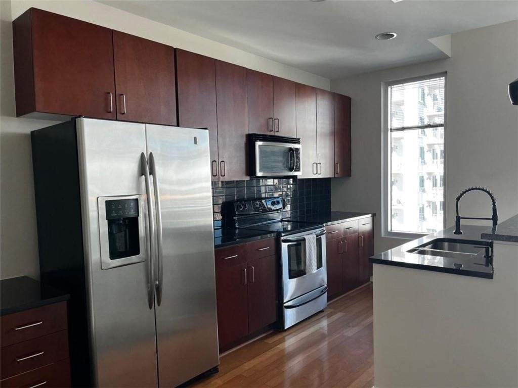 44 Peachtree Place # 2027 - Photo 5