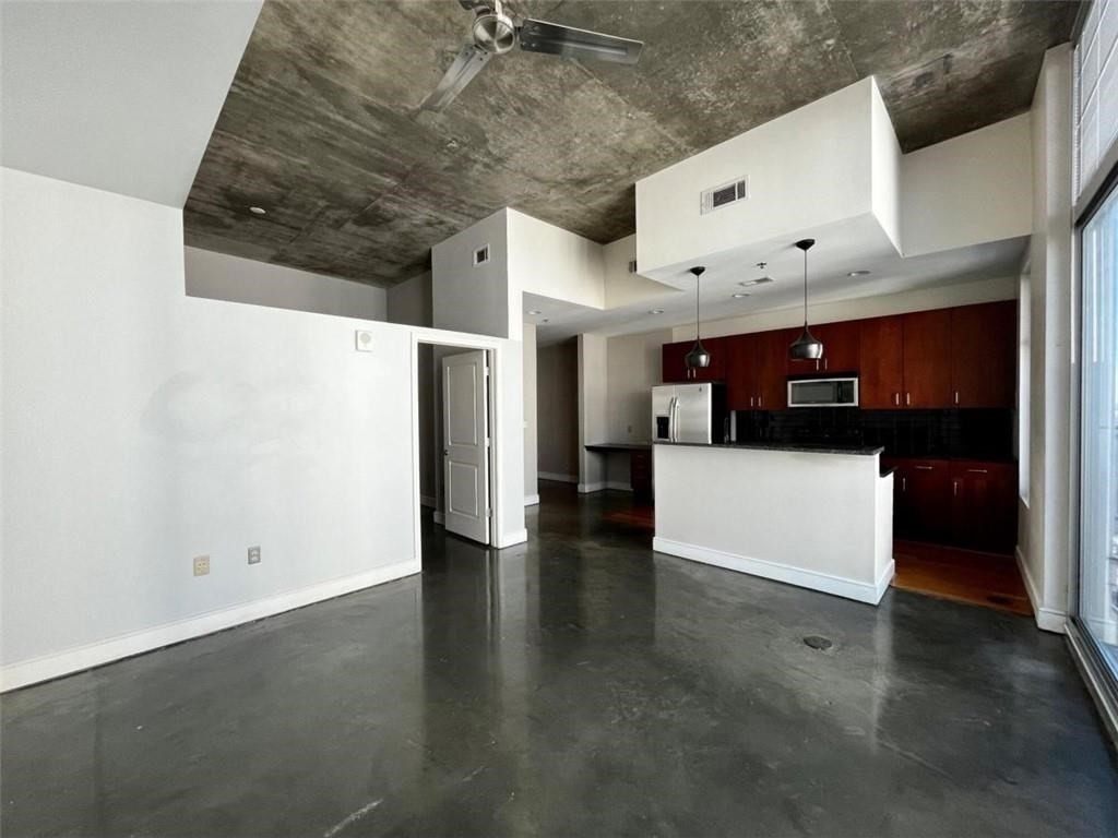 44 Peachtree Place # 2027 - Photo 2