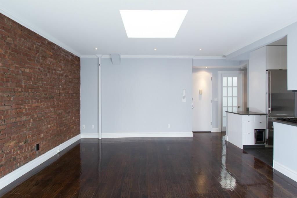 7 East 75th Street - Photo 1