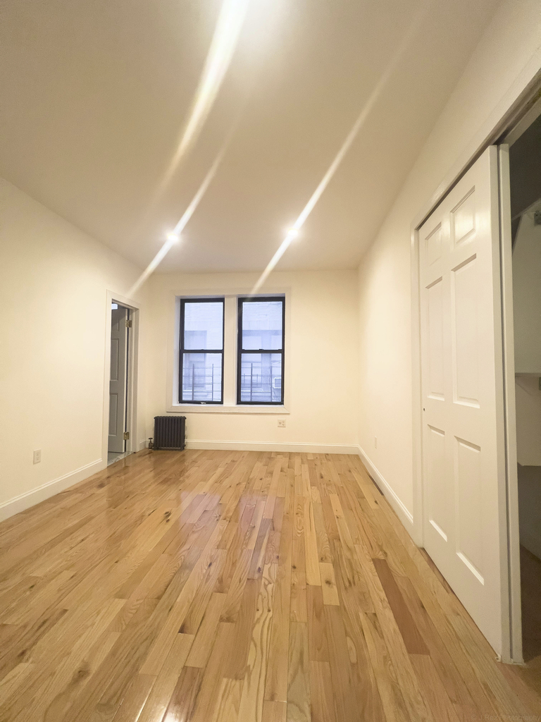 270 Ft Washington Avenue - Photo 4