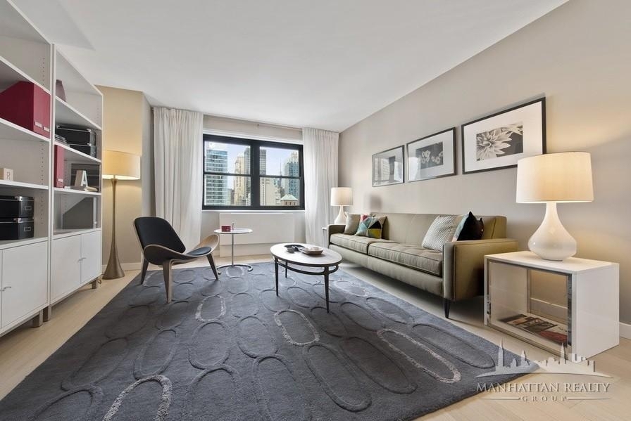 222 East 39th Street - Photo 1