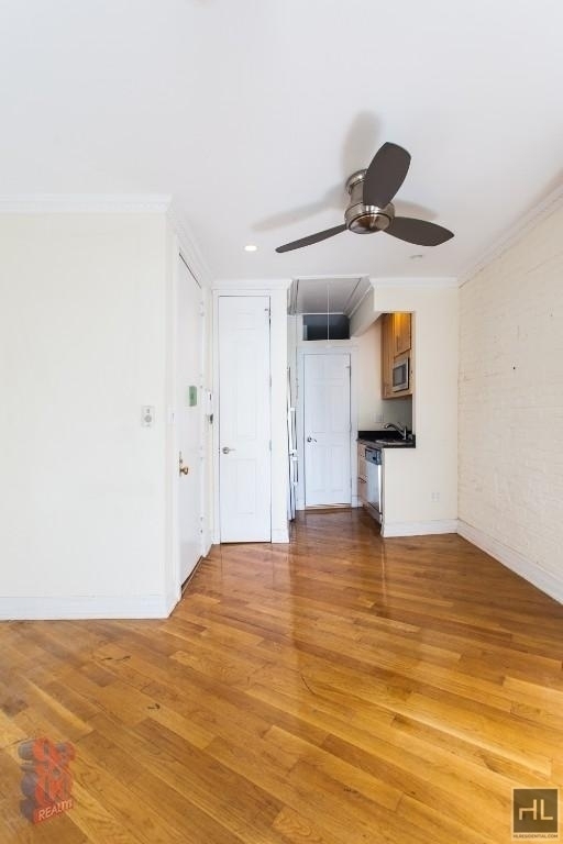 279 East 10th Street - Photo 3