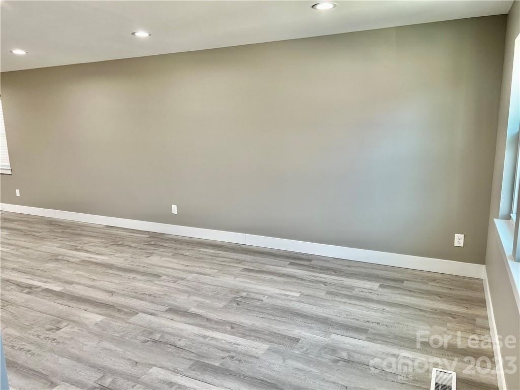 1556 S Aspen Street - Photo 2