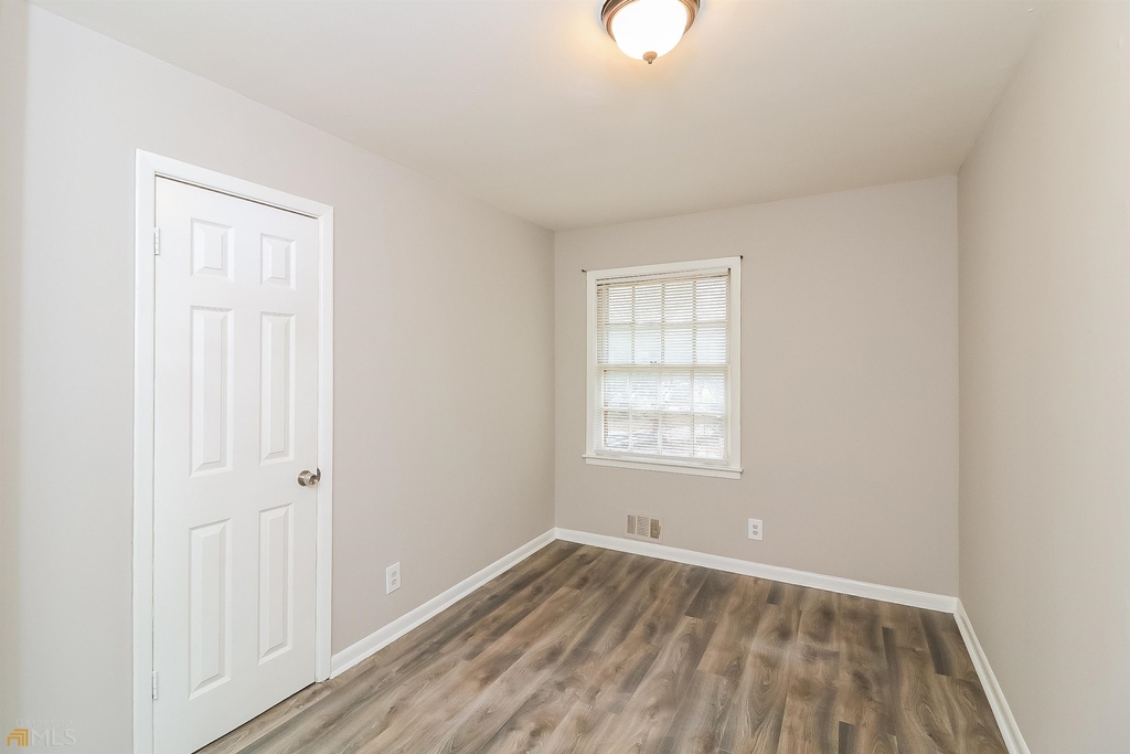 5240 Longmeadow Lane - Photo 12