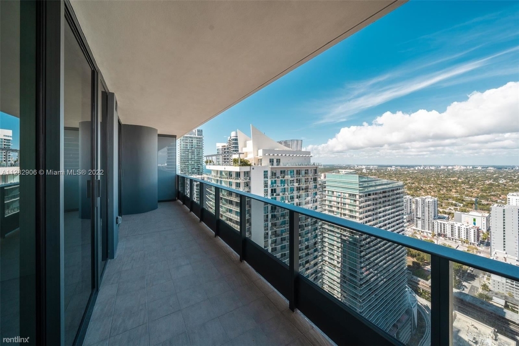 1000 Brickell Plz - Photo 4