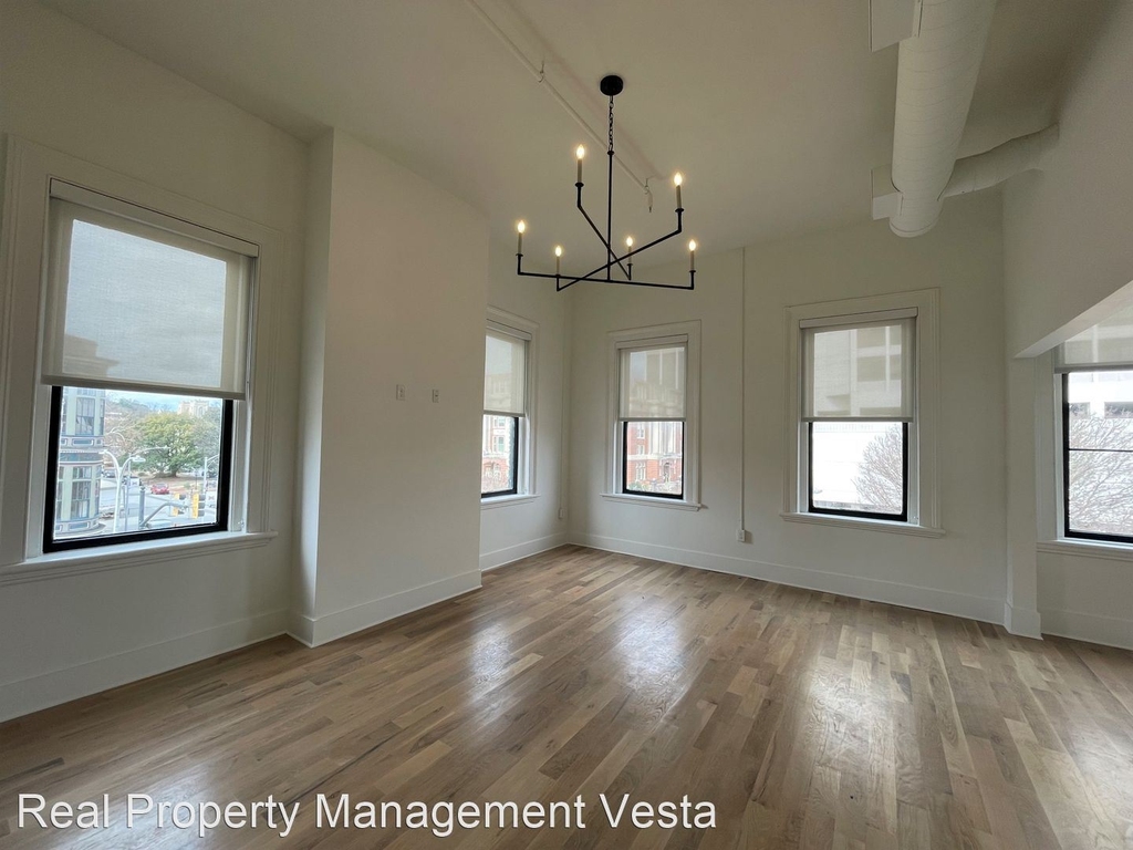 582 Mulberry Street - Photo 8