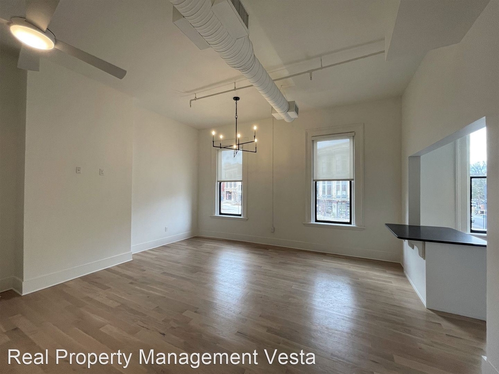 582 Mulberry Street - Photo 2