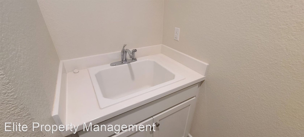 915 Woodbury Lane - Photo 29