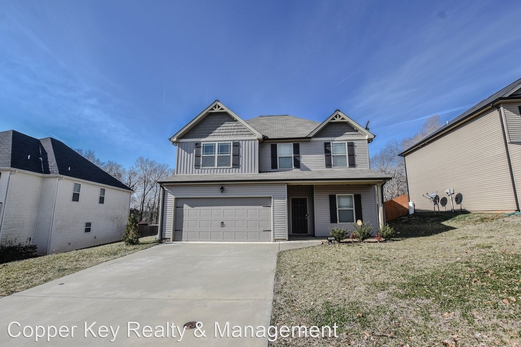 3352 N Henderson Way - Photo 0