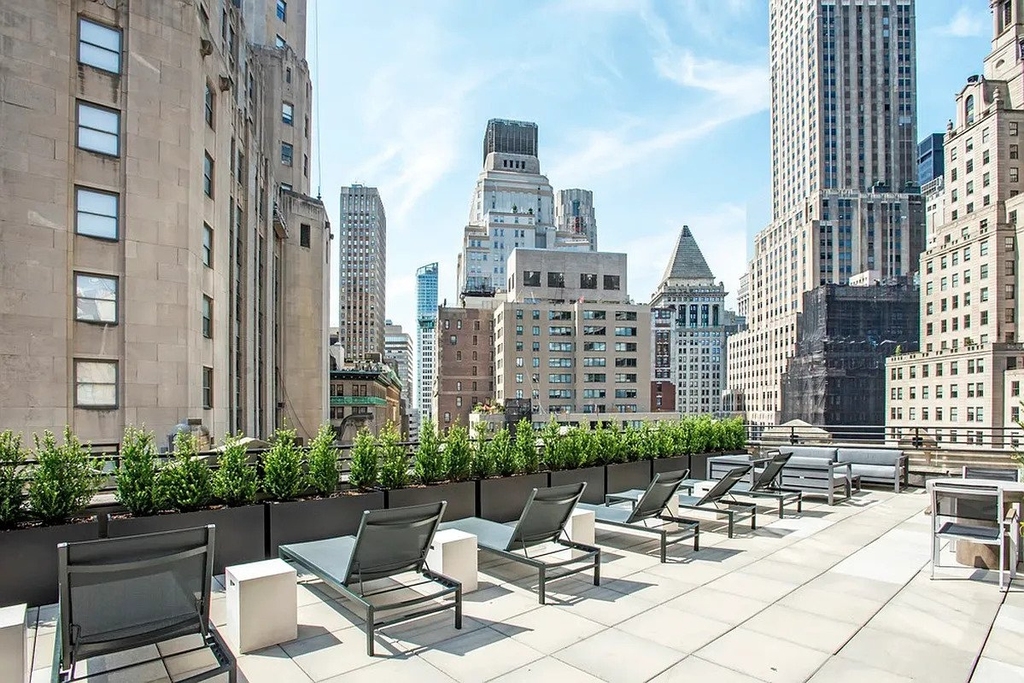 63 Wall Street - Photo 16