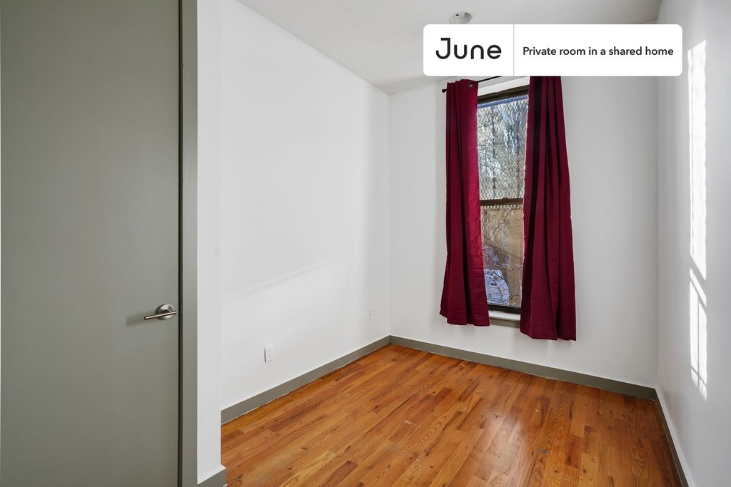 310 Tompkins Avenue - Photo 1