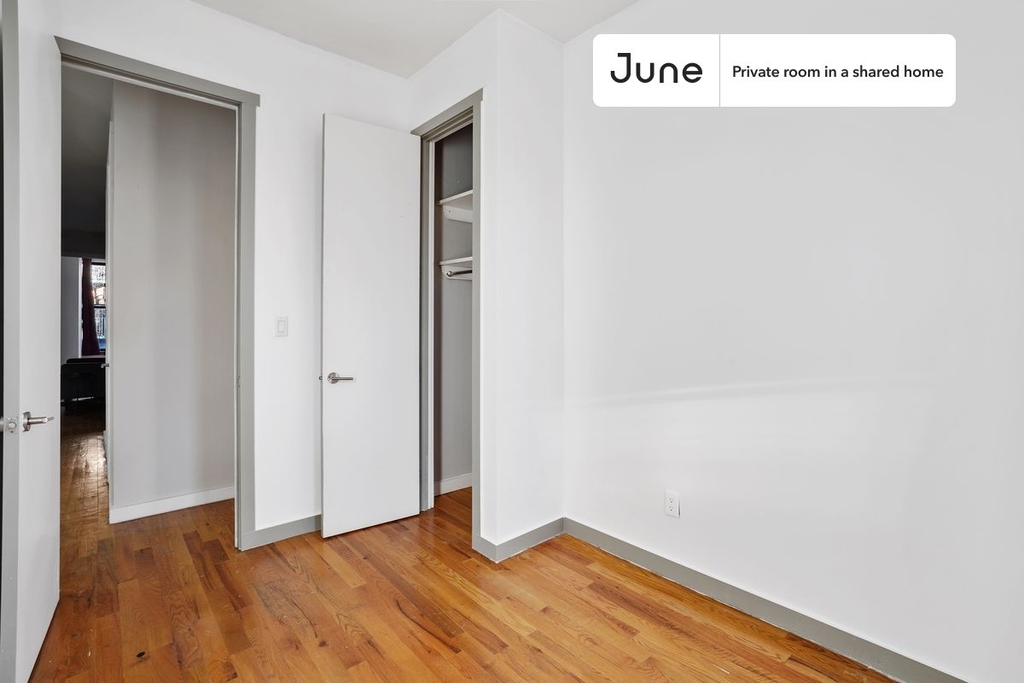 310 Tompkins Avenue - Photo 2