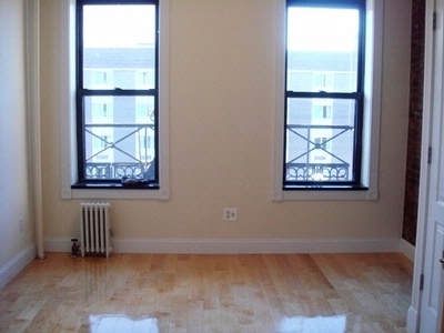 Tenth Avenue, Unit 4d - Photo 1