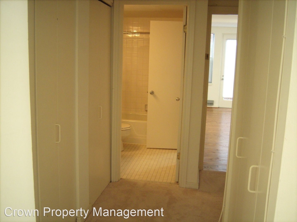 649 C Street, Se, #102 - Photo 9