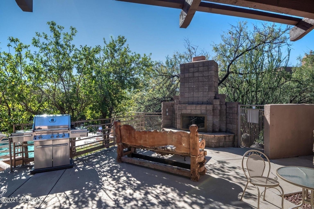 6655 N Canyon Crest Drive - Photo 30