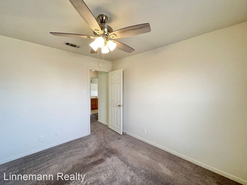 5203 Daybreak Circle - Photo 17