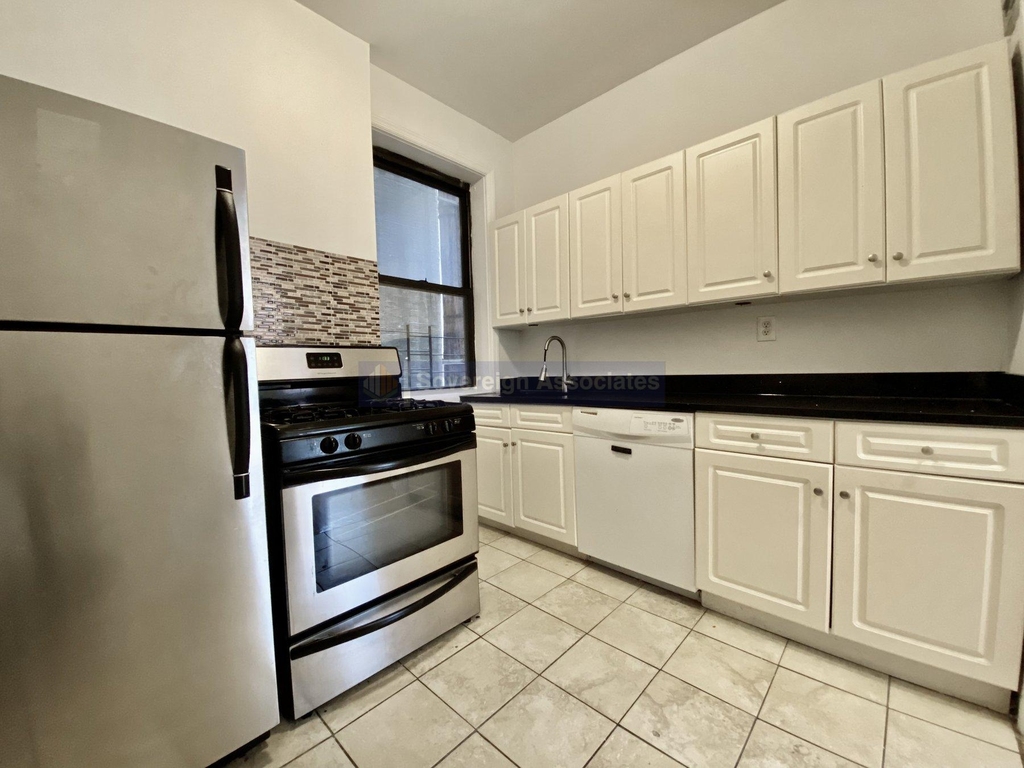 941 Amsterdam Avenue - Photo 4