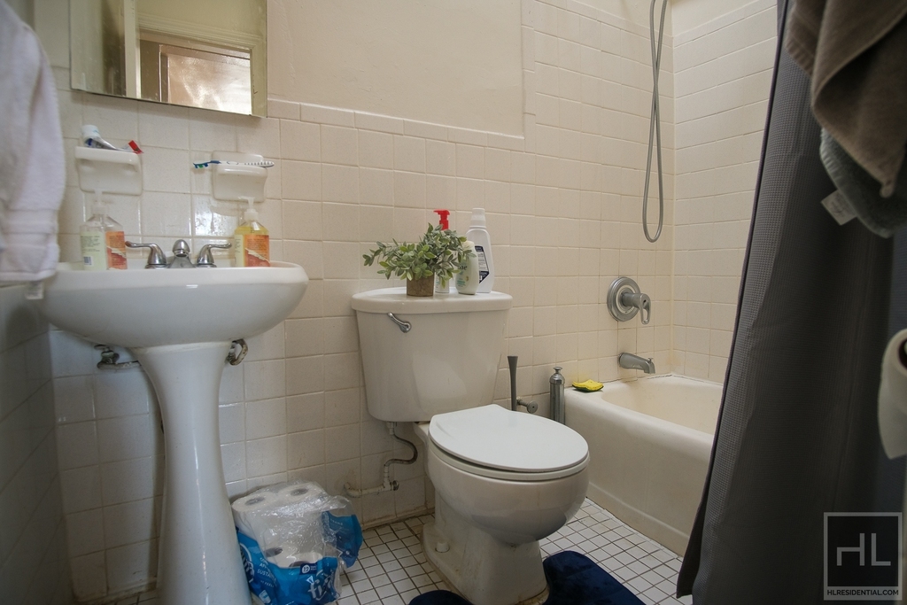 284 West 137 Street - Photo 2