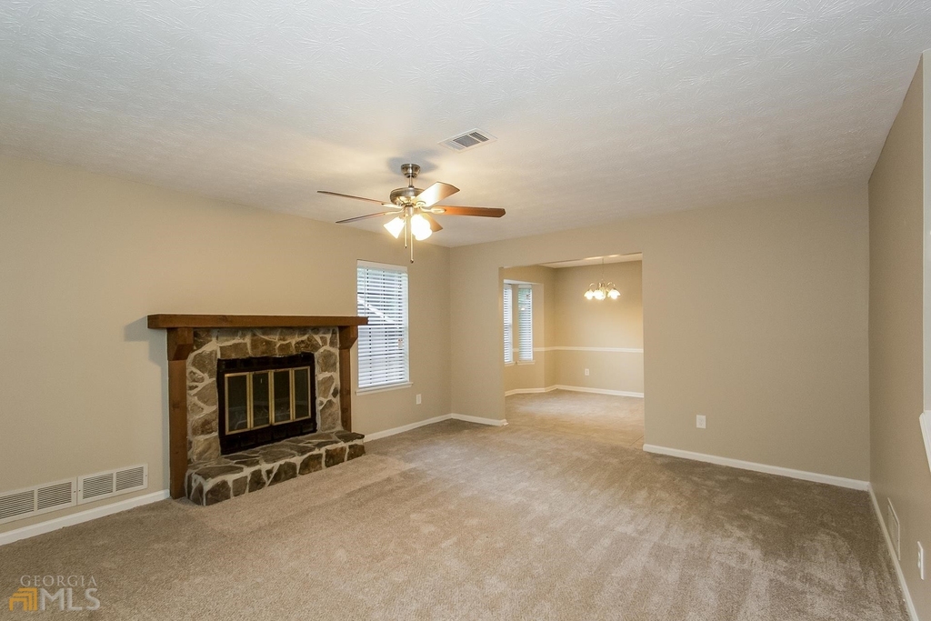 4348 Woodcrest Court - Photo 8