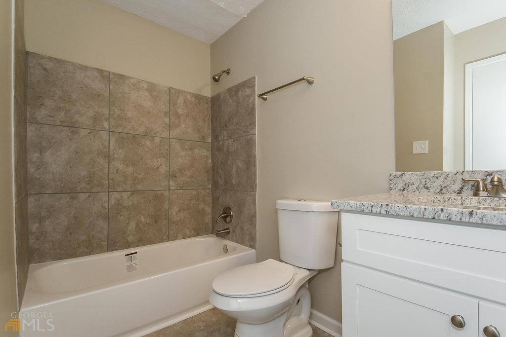 4348 Woodcrest Court - Photo 12