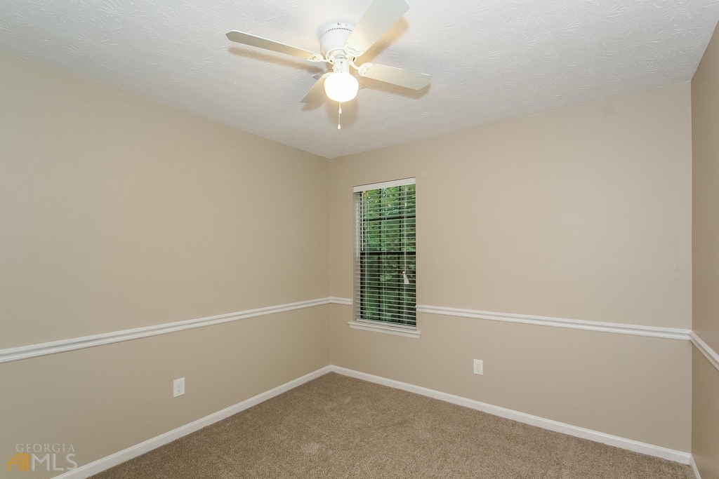 4348 Woodcrest Court - Photo 10