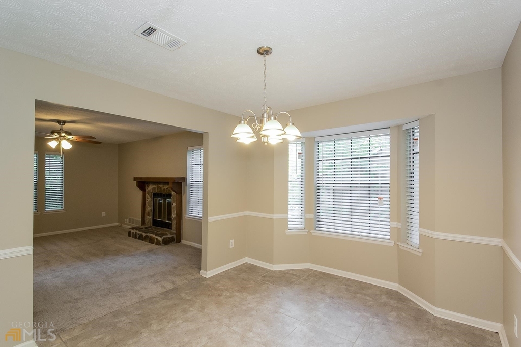 4348 Woodcrest Court - Photo 3