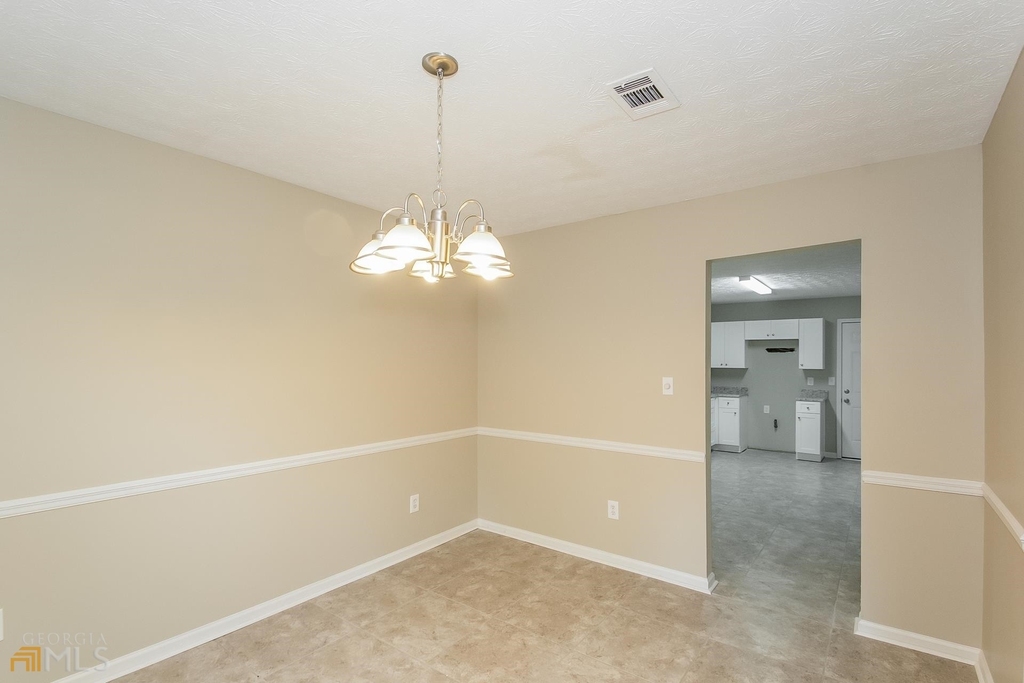 4348 Woodcrest Court - Photo 4