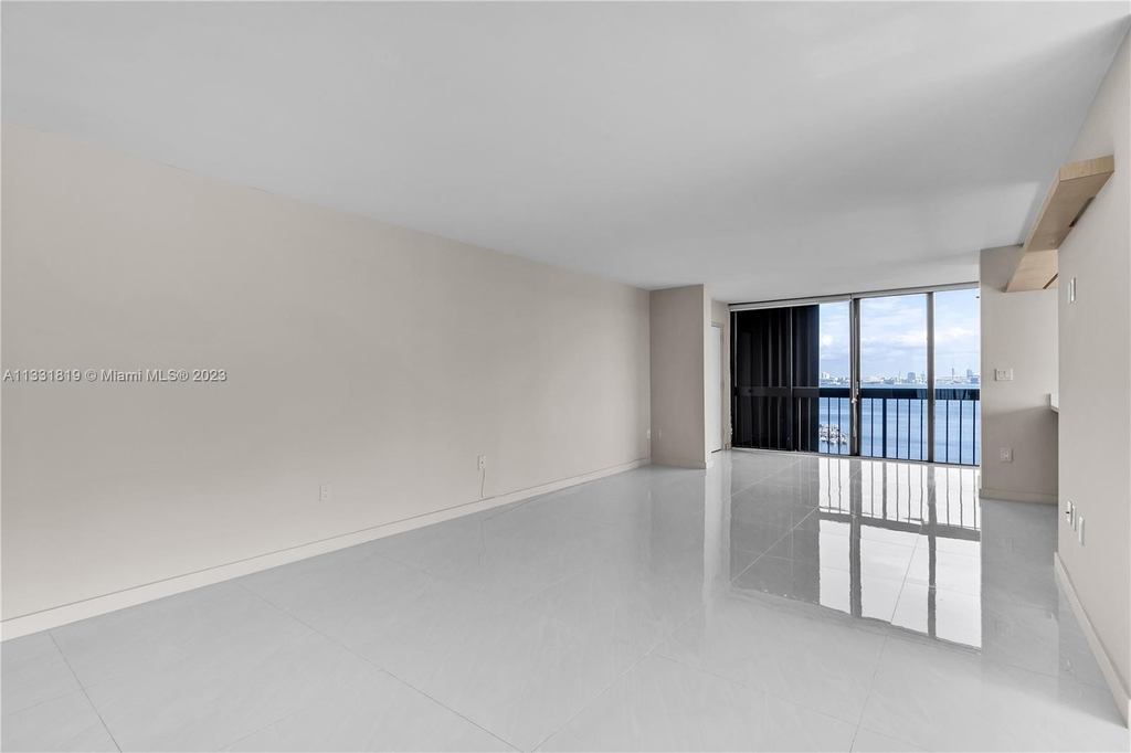 2333 Brickell Ave - Photo 13